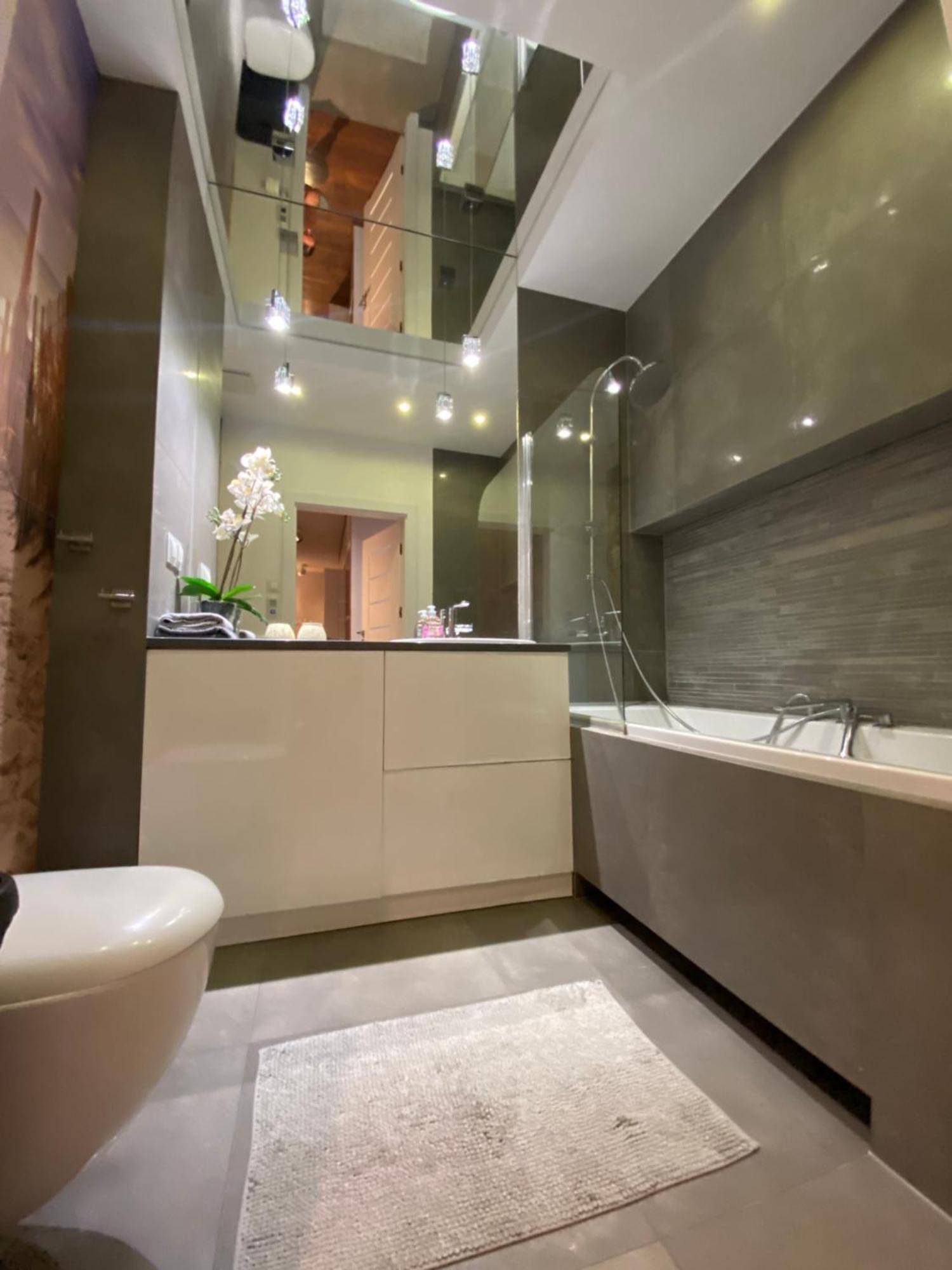 Ann Apartament Nadmorski Dwor Apartment กดัญสก์ ภายนอก รูปภาพ
